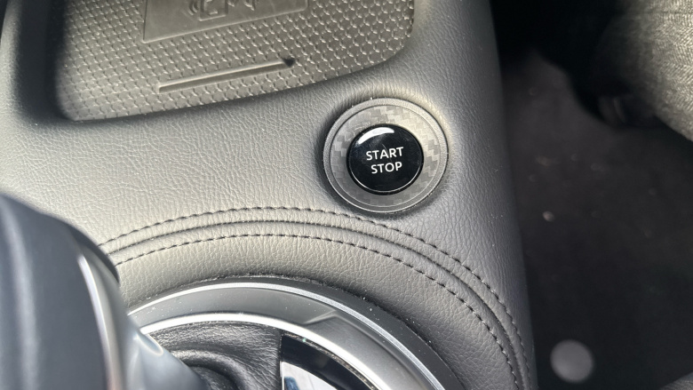 Nissan Juke 1.6 Hybrid N-Connecta 5dr Auto Hybrid Hatchback